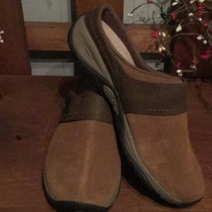 Easy Spirit Explorer24 tan suede perfect cond